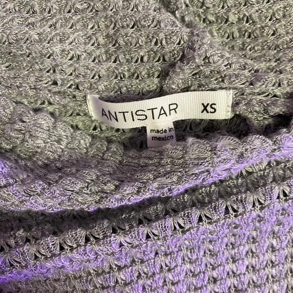 Various Women’s Tops - Picture 4 of 10